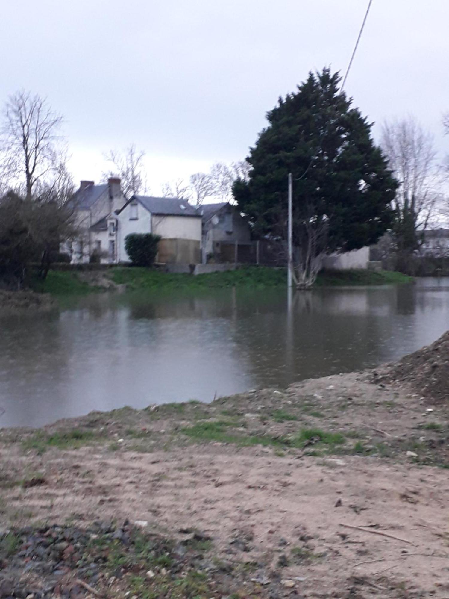 Chambres D'Hotes De L'Ile Du Saule โซมูร์ ภายนอก รูปภาพ