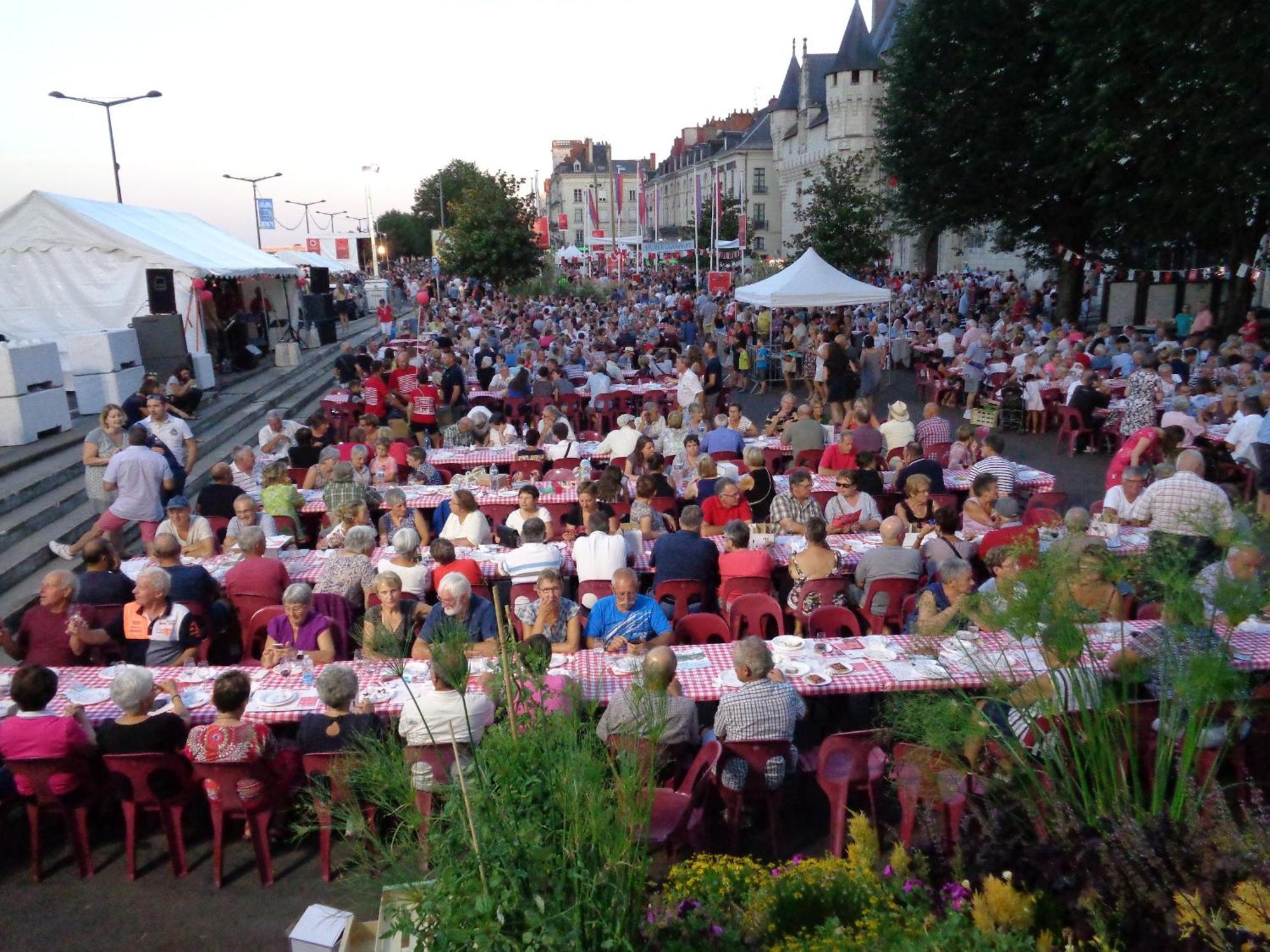 Chambres D'Hotes De L'Ile Du Saule โซมูร์ ภายนอก รูปภาพ