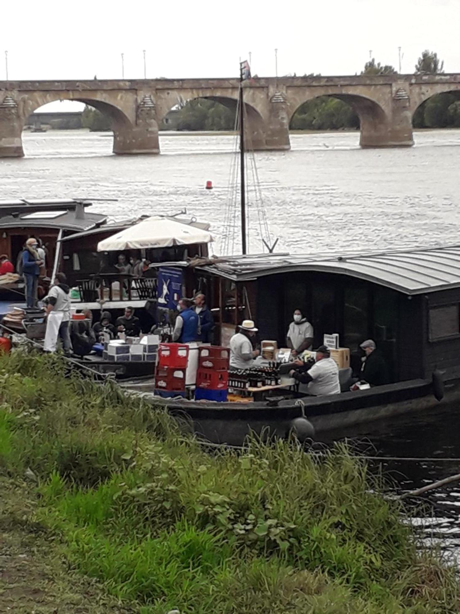 Chambres D'Hotes De L'Ile Du Saule โซมูร์ ภายนอก รูปภาพ